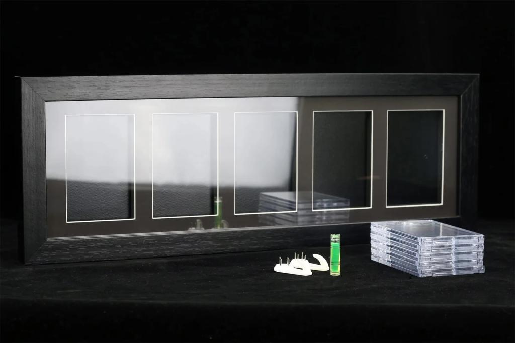 Précommande : EVORETRO - Display Case for 5 Cards In Magnetic Case 1pc